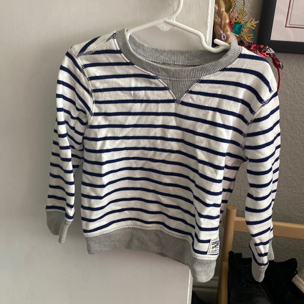 Boys Oshkosh pullover 3T striped